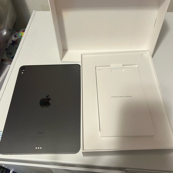 Ipad Pro 11 Inches - Picture 8 of 9